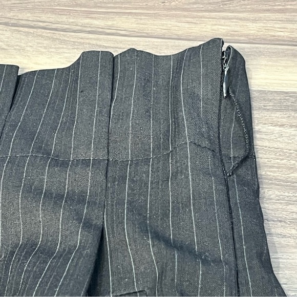 BCBG Maxazria Black Striped Short Pencil Skirt Ruffle Waist Size Small - Picture 9 of 16